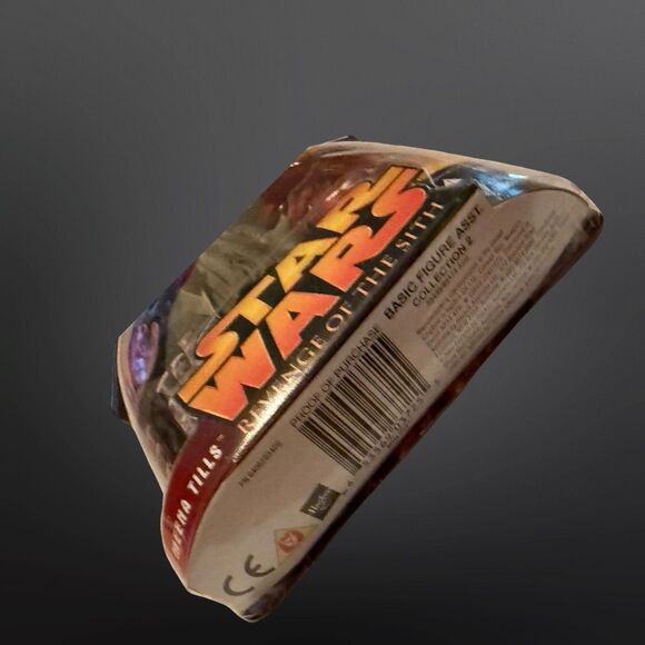 Sealed Star Wars Revenge of the Sith Meena Tills Senator Action Figure #47 3.75” - Picture 2 of 6